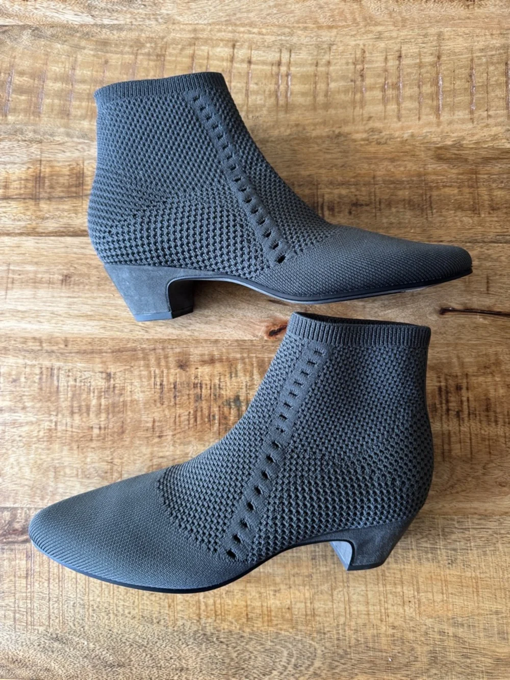 Eileen Fisher Purl Knit Pointed Toe Ankle Boot Booties in Charcoal Gray NEW 7.5